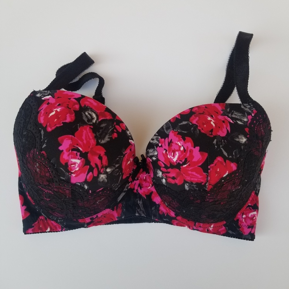 💸DONATED 💸 Floral & Lace Bra